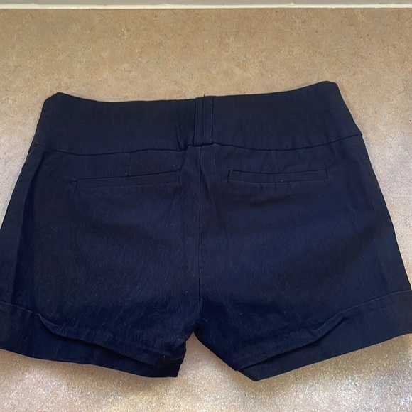 Black shorts - Picture 3 of 3